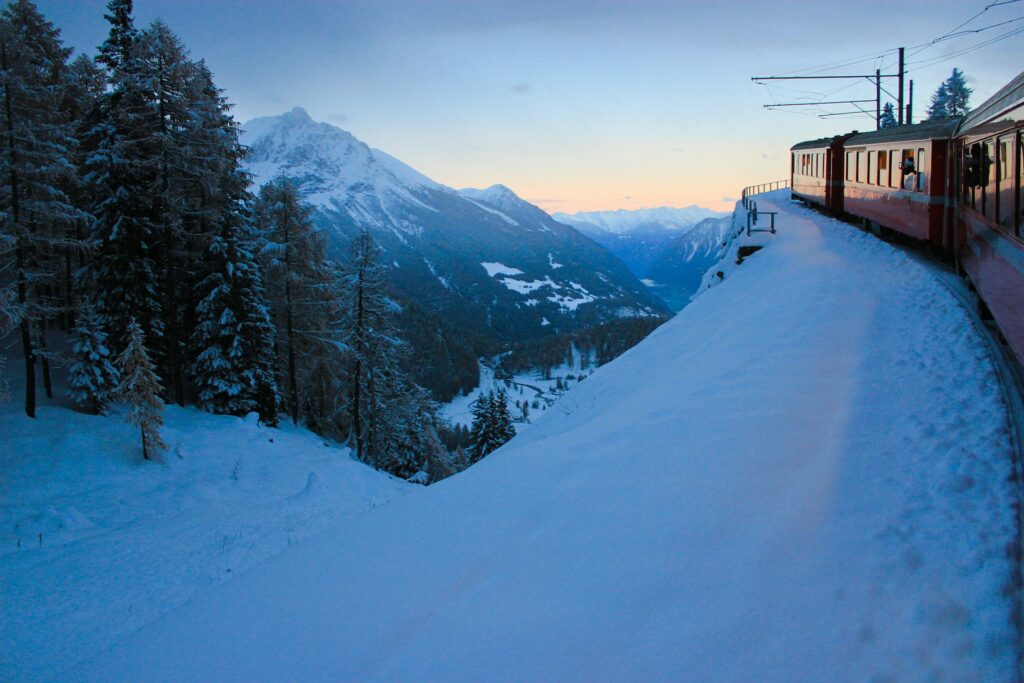 10 Scenic Winter Train Journeys Around the World